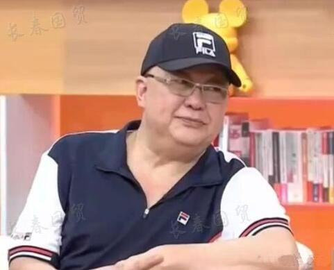 金超群近照曝光 大病康复后生活更乐观