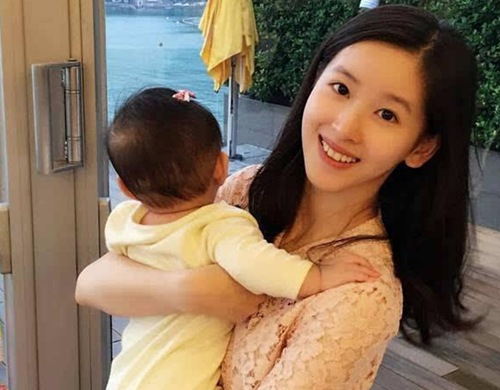 娱乐圈20多岁就把孩子生了的女明星数一数真的不少