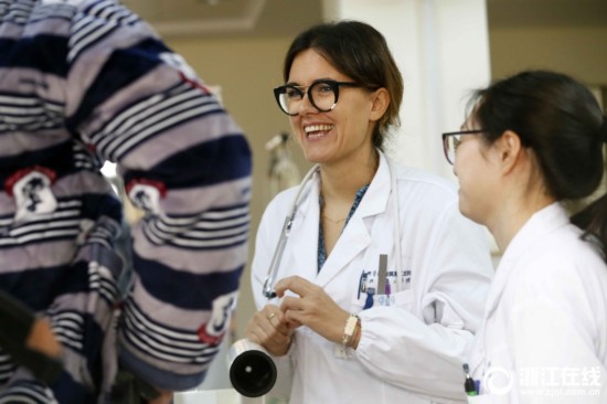 意大利美女博士不远万里来嘉兴拜师学中医