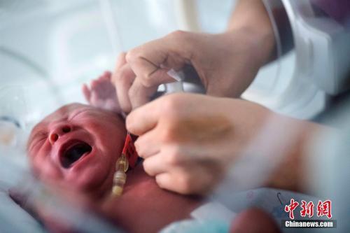 女教师扎堆生二孩 学校发愁产假式缺员