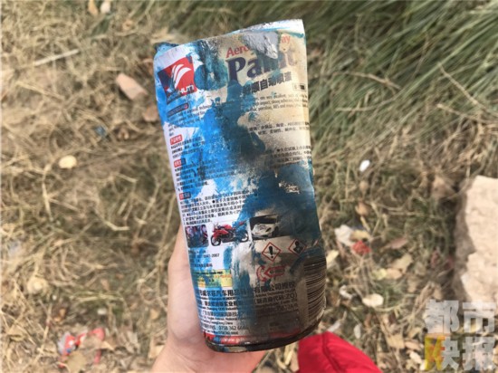 咸阳一小学校园内焚烧垃圾 小学生意外烧伤