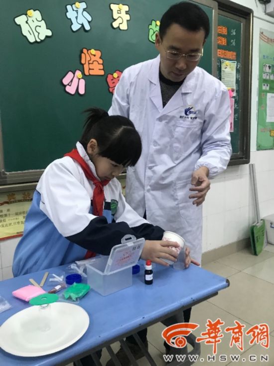 碳酸饮料对牙齿有多大危害 家长带全班同学做