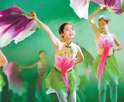 首都师范大学附属育新学校举办成长的年轮--学