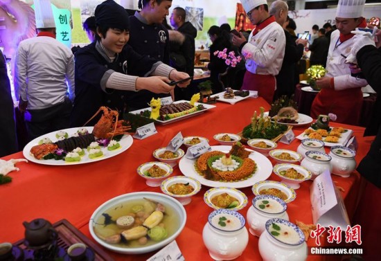 八大菜系及丝路特色美食汇聚兰州让人垂涎欲滴