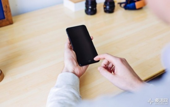 从涨价到停滞 2017智能手机市场全面总结