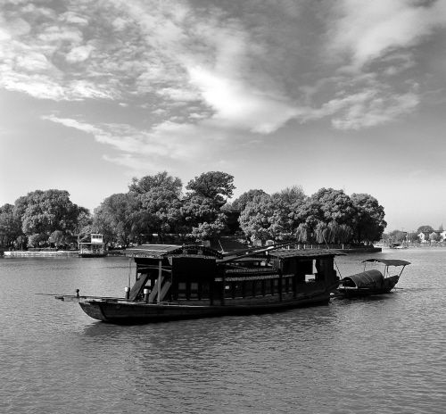 当好红船精神守护者传承者实践者