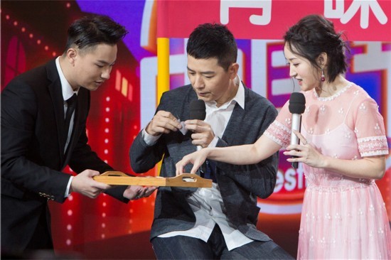 《天天向上》潘粤明杨钰莹做客趣过中国节