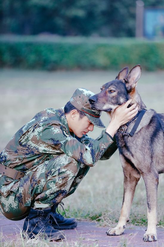 《奇兵神犬》姜潮乐观秒变段子手 与犬深情告