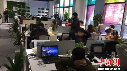 广东警方摧毁多个色情APP诈骗犯罪团伙 编程