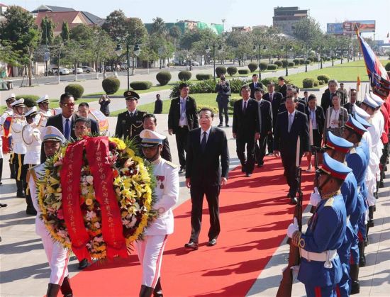 CAMBODIA-PHNOM PENH-CHINA-LI KEQIANG-WREATH