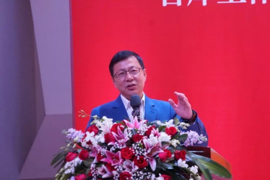 星河湾董事长_星河湾董事长之女照片