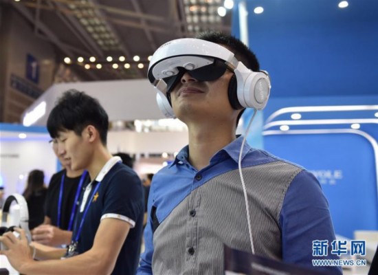 更多的VR品牌正試圖在某個應用場景下提升用戶所能實際獲得的使用體驗，用戶體驗的重要性被放到了前所未有的高度。