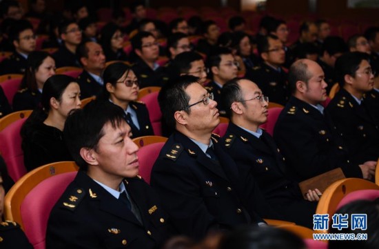邓建军:重视在职教育 让终生学习的理念发扬光