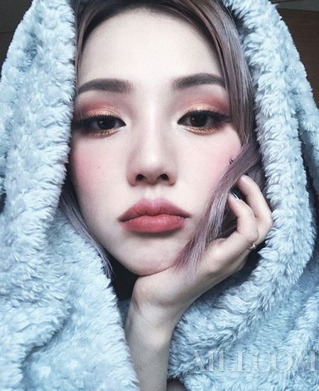腮红这样画好甜 学会画腮红让你越活越逆天