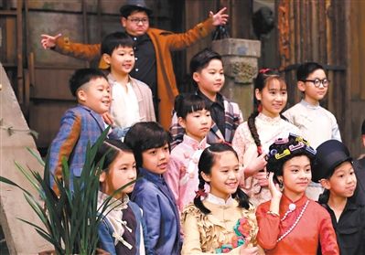 《七十二家小房客》开机 小演员变身包租公包