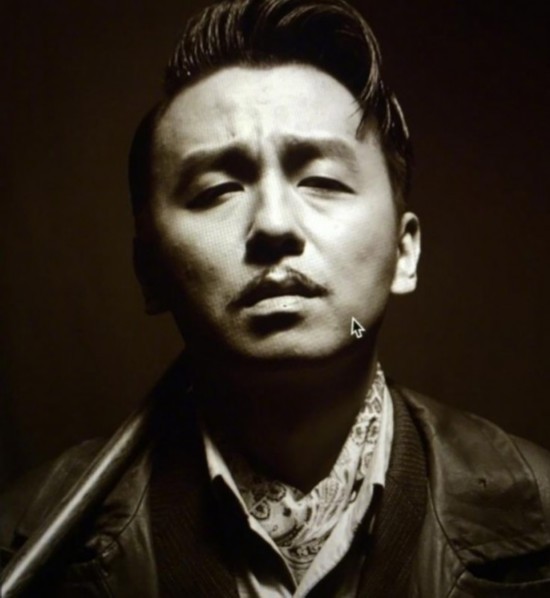 雷佳音曝土匪黑白大片 眼袋痘痘清晰可见