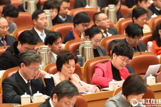 两会︱浙江省政协委员认真听取工作报告