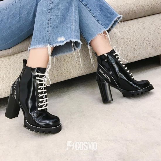短靴来自Louis Vuitton