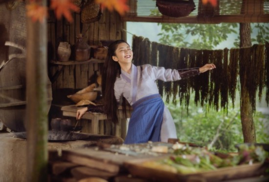 谭松韵《锦衣之下》杀青 首挑古装剧女主引期