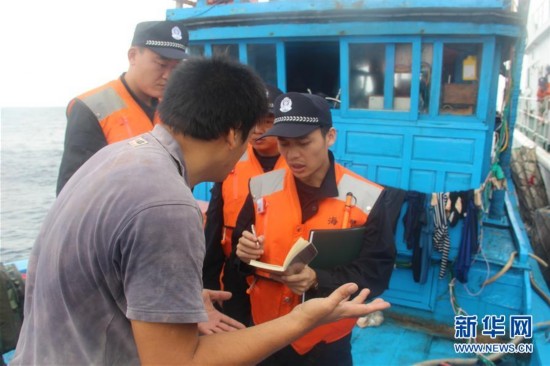 （圖文互動）（2）中國成功救助一名在西沙海域突發重病越籍漁民