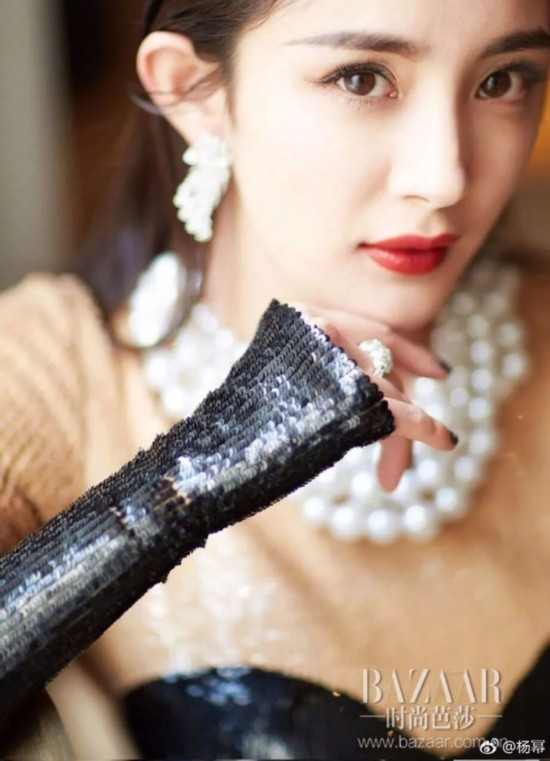 杨幂的“彩棕妆”居然能搭配我所有衣服，不会用力过猛还能时髦满分！