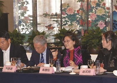 江苏省领导看望港澳委员和特邀代表人士