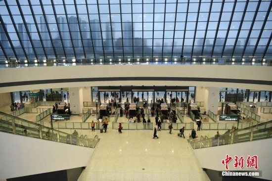 西部地区最大客运站重庆西站正式投用