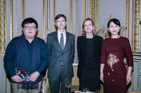 ͼ�ˣ��������뷲�����г�������˺�Ӱ.jpg