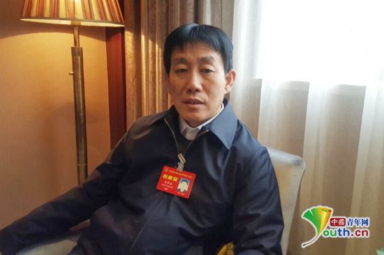 "有女喂了狼,不嫁小河庄""要饭村,落后村……"是三十年前小河庄的代