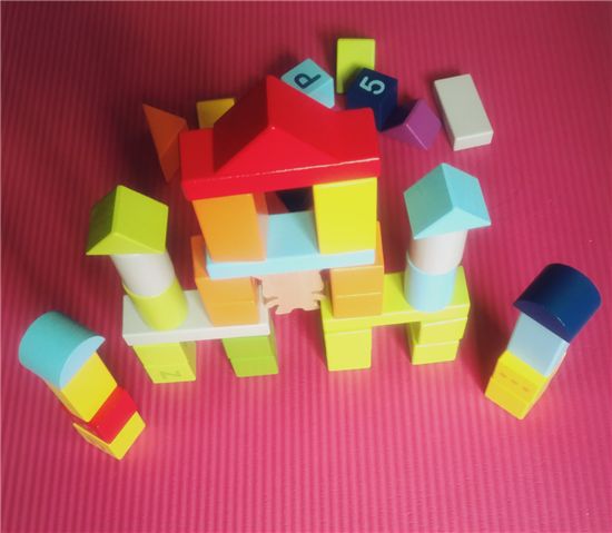 米兔Hape 70粒益智积木体验 让孩子安全的玩耍