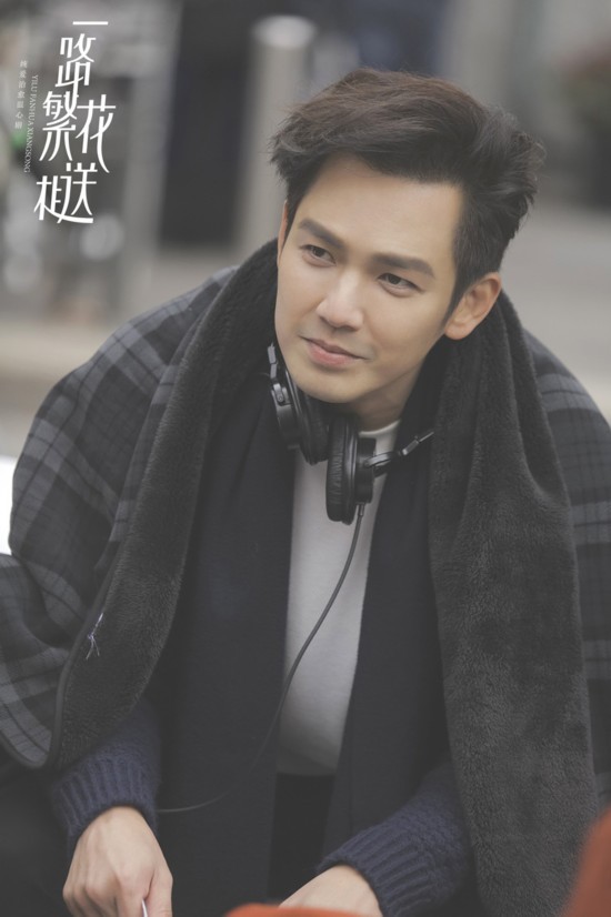 钟汉良新剧《一路繁花相送》漫步米兰剧照曝光