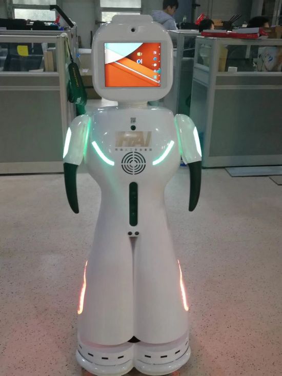 丝路风采 主导研发多功能服务机器人智能家居系统智能管家   作为荷福