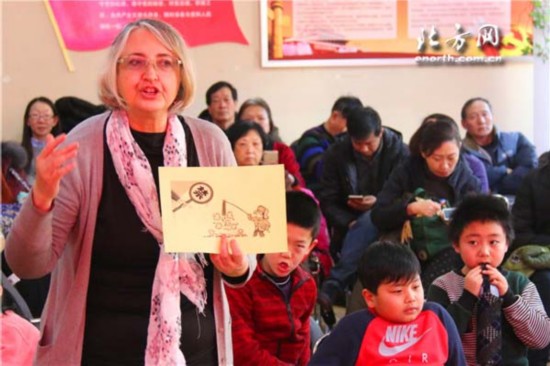 打赢蓝天保卫战 天津志愿者宣传禁燃在行动