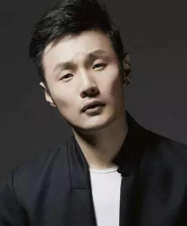 点击图片查看详情 最火的男明星_继罗晋唐嫣恋情公开后,杨洋被采访时已多次隐语表白郑爽