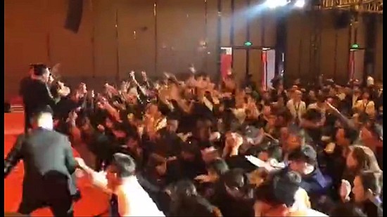 人民房评:企业不文明年会之风何时休?