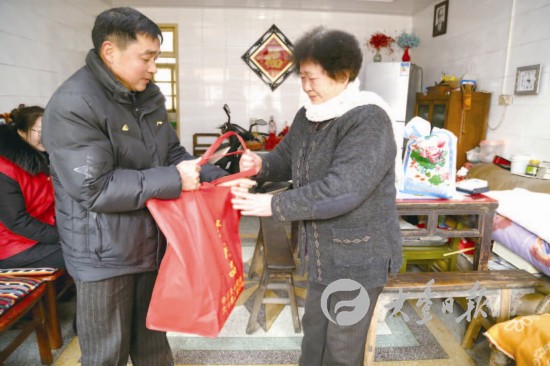 春节临近盐城大丰各部门开展走访慰问活动