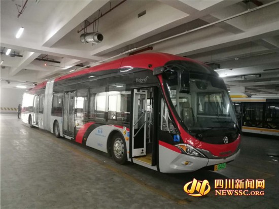 今年底 4000辆成都造银隆纯电动公交车将完