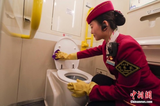 【新春见闻】复兴号上的春节联欢会