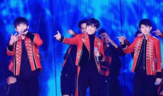 我和2035有个约海报,我和2035有个约定海报 tfboys将登央视狗年春晚《我和2035有个约》领衔青春新时代