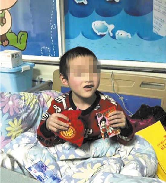 病房里的喜庆:把新春祝福送到孩子们的病床边