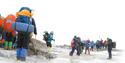 穿越冰凌徒步海岸