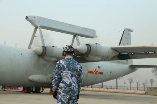 海军航空兵春节期间战备不停歇