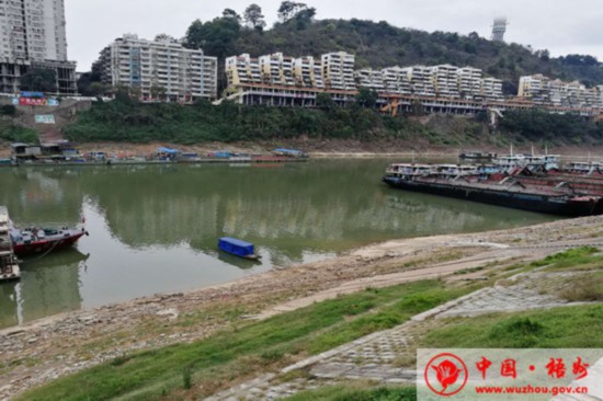 梧州市多部门联合开展河道清洁及宣传活动