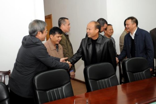 刘勇 黄一碧走访慰问县政法委、公安局等单位