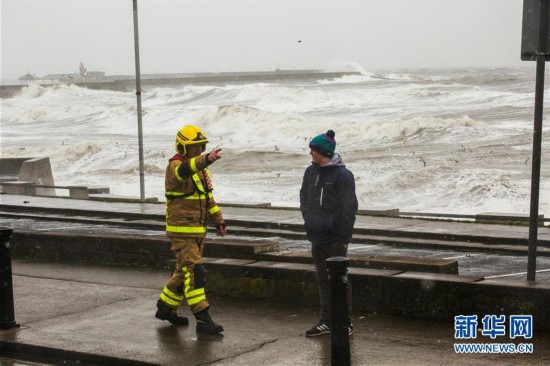 爱尔兰遭暴风雪袭击