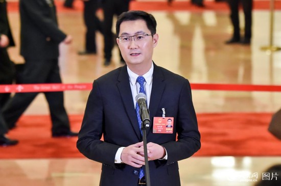 首场代表通道集中采访