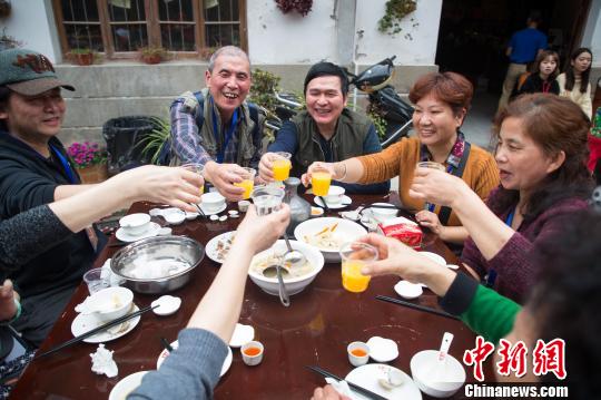 中国一共有多少人口_美国一共有多少人口 美国总人口中有多少移民人口