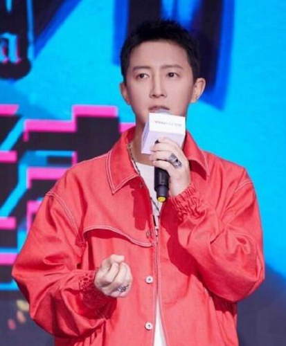 节目配错视频 韩庚工作室表态:再出错将暂停录