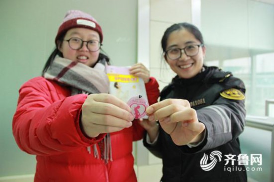 青岛孕妇专属乘车卡发行 362名准妈妈领到卡