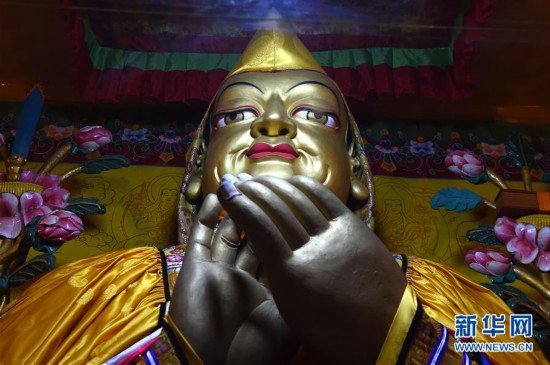图集  原标题:藏传佛教格鲁派祖寺:甘丹寺     甘丹寺内供奉的宗喀巴